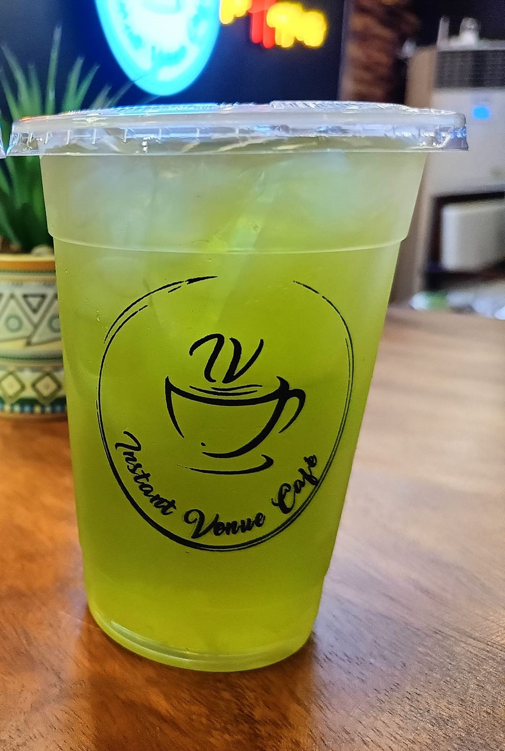 Kiwi Fruit Iced Tea - Instant Venue Cafe