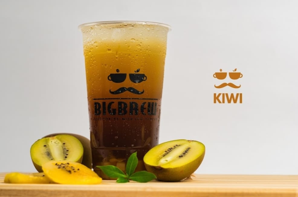 Kiwi w/ Crystals Medio 16oz Fruit Tea - Big Brew