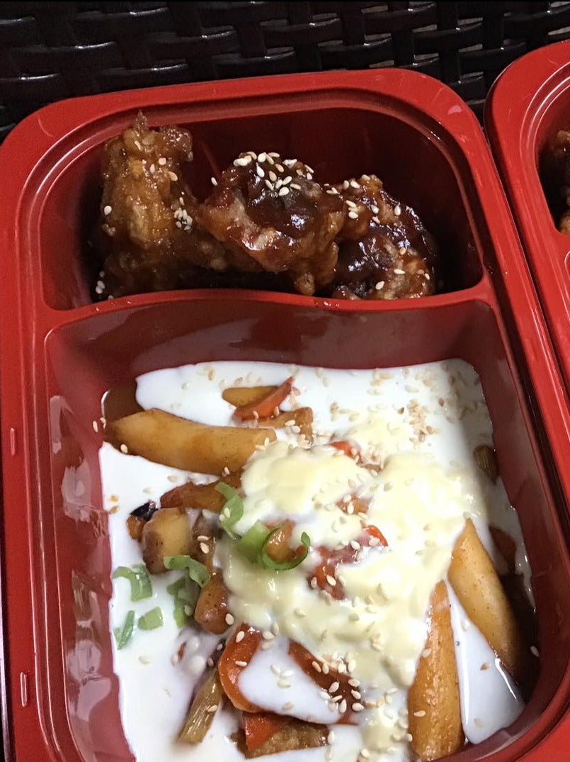 Yangnyeom Chicken + Tteokboki - Kimchigo